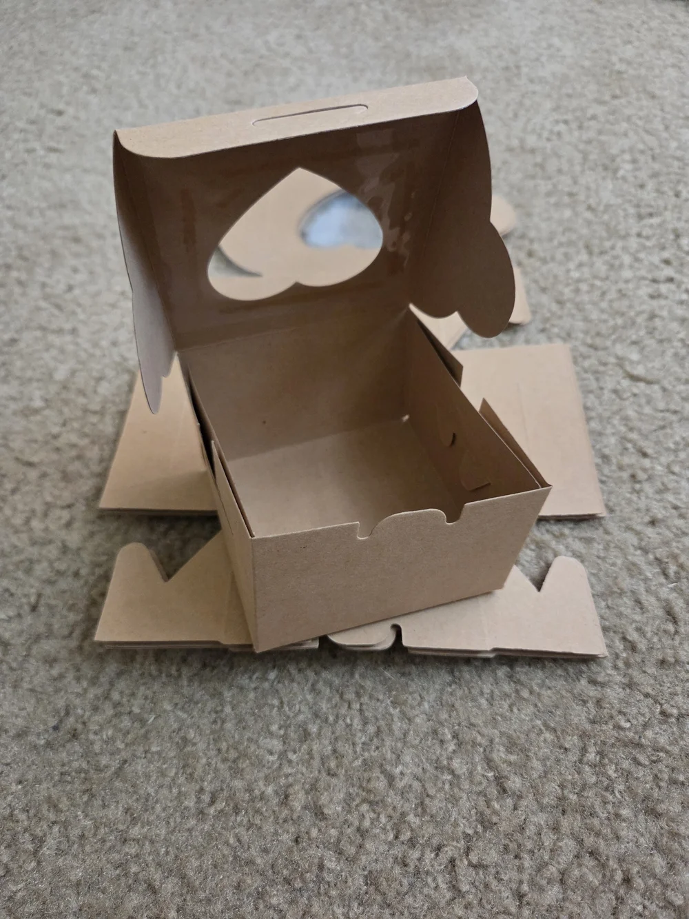 🌼 Brown Kraft Gift Boxes with Heart Window - Pack
